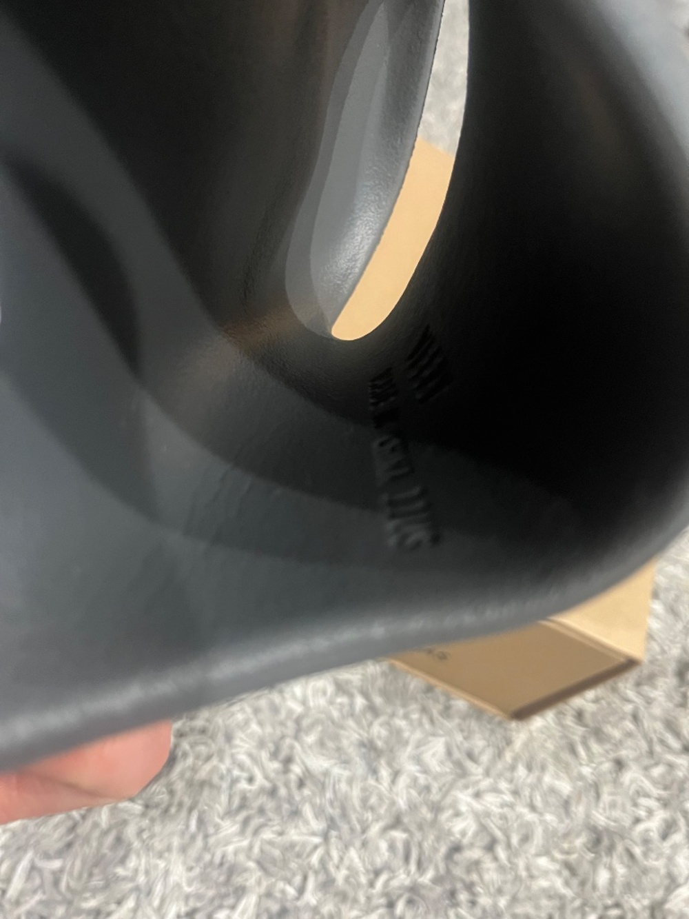 Yeezy slide size 11 granite - Picture 4 of 7